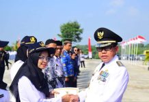 Diserahkan Langsung Pj Bupati Mesuji, 305 Tenaga Guru Terima SK P3K