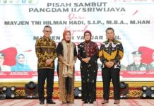 Sekdaprov Fahrizal Hadiri Sertijab Pangdam II Sriwijaya dari Mayjend TNI Hilman Hadi kepada Mayjend TNI Yanuar Adil
