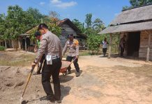 Senyum Bahagia Janda Lansia yang Rumahnya Diperbaiki Polres Mesuji