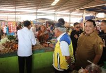 Gubernur Arinal Dampingi Presiden RI Joko Widodo Cek Harga Komoditas Pangan di Pasar Baru Rumbia