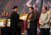 Gubernur Arinal Djunaidi Meraih Anugerah KPI Tahun 2023 Kategori Pemerintah Daerah Peduli Penyiaran