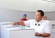 Gubernur Arinal dan Keluarga Salurkan Hak Pilih di TPS 22, Sepang Jaya, Bandarlampung