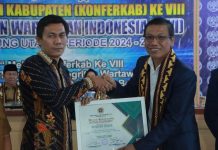 Dua Tokoh Pers LU Terima Lifetime Achievement Award. Kantor PWI Berganti Balai Wartawan Effendi Yusuf