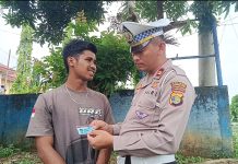 Sat Lantas Polres Lampura Amankan Sopir Truck Menggunakan SIM Palsu