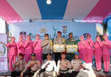 Sambangi Pos PAM, Ketua Bhayangkara Mesuji Hibur Petugas Berikan Bingkisan