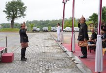 Dikomandoi Sulpakar, Rintik Hujan Tak Menyurutkan Khidmat Peringatan Hardiknas dan Otonomi Daerah ke-28