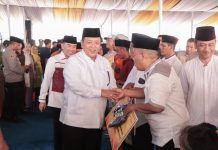 Gubernur Arinal Djunaidi Hadiri Pengajian Akbar dan Berikan Sejumlah Bantuan di Kabupaten Way Kanan