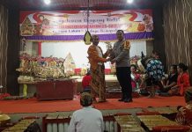 Pagelaran Wayang Kulit HUT Bhayangkara ke 78 Diwarnai Moment Pamitan Kapolres Mesuji