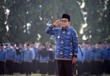 Pj. Gubernur Samsudin Jadi Pembina Upacara Bulanan di Lingkungan Pemprov Lampung