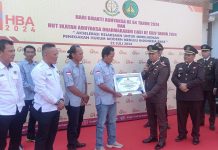 Hari Bhakti Adhiyaksa, Kejari Lampura Berikan Piagam Penghargaan Kepada PWI