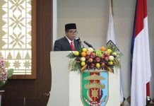 Pj.Samsudin Serahkan Dokumen Raperda Perubahan Anggaran 2024 kepada Ketua DPRD Mingrum Gumay