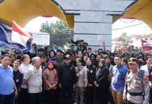 Unsur Pimpinan dan Anggota DPRD Fraksi PDI Perjuangan Temui Aksi Masa di Halaman Kantor DPRD Lampung