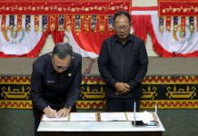 Sekdaprov Fahrizal dan Ketua DPRD Mingrum Gumay Tandatangani Nota KUA-PPAS APBD Provinsi Lampung Tahun Anggaran 2025
