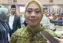 Rapat Paripurna DPRD Lampung Tetapkan Dua Perempuan Pimpin Fraksi
