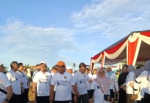 Pj Gubernur Lampung Melepas Peserta Jalan Sehat Peringatan Hari Jalan 2024