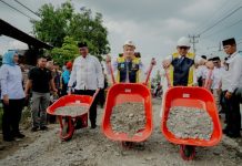 Wagub Jihan Nurlela Awali Perbaikan Ruas Jalan Bandar Jaya – Simpang Mandala
