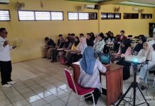Ketua PWI Lampura Jadi Narsum Hukum dan Etika Jurnalistik di Umko