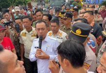 Temui Para Pedagang Saat Unjuk Rasa, Wabup Sampaikan Penurunan Harga Toko dan Hamparan