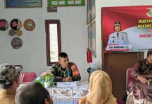 Babinsa Sertu Andi Setiawan Hadiri Rapat Pembentukan Koperasi Merah Putih Tiyuh Karta Raya