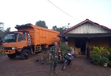 Babinsa Pelda Sutrisno Cek Sungai Way Umban Meluap, Akibat Intensitas hujan Semalam
