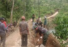 Menjemput Asa di Jalur Perintis, TNI dan Rakyat Tanjung Raja Bahu Membahu Wujudkan Jembatan Perintis Garuda!