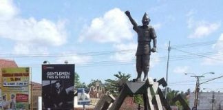 Wajah Kota Kotabumi Merana, Tugu Ikonik Dibiarkan Kumuh, Pemkab Alasan “Bokek”