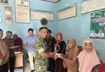 Babinsa Bojong Barat Hadiri Penyerahan Bantuan Langsung Tunai Kepada Warga