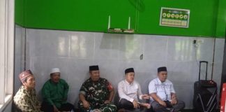 Sertu Johansyah, Babinsa Tanjung Raja Menghadiri Pengajian Muslimat NU Desa Tulung Balak