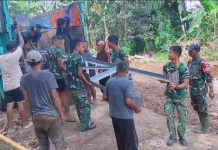 Perkuat Akses Dua Desa, Tim Jembatan Perintis Garuda Terima Tiang Utama Jembatan