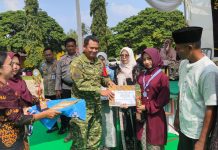 Babinsa Serka Bambang Hadiri Pelepasan Siswa Kelas IX SMPN 5 Kotabumi : Pendidikan sangat penting bagi masa depan Generasi