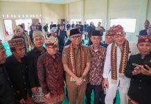Temui Tokoh Adat Jabung, Gubernur Mirza Hadirkan Solusi Pendidikan, Infrastruktur, dan Lapangan Kerja