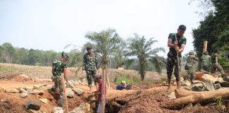 Cegah Luapan Air dan Banjir, Satgas TMMD ke-129 Lanjutkan Pembangunan Gorong-gorong