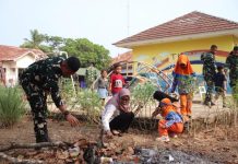 Satgas TMMD Ke-129 Kodim 0412/LU Gelar Aksi Bersih-Bersih di TK Pelangi, Tanamkan Budaya Peduli Lingkungan Sejak Dini