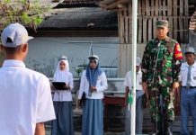 Tingkatkan Rasa Nasionalisme Pelajar, Danramil Abung Semuli Jadi Pembina Upacara di SMK Muhammadiyah