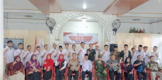 Babinsa Bukit Kemuning Hadiri Pelantikan Pengurus PMI Kecamatan, “Semangat Kemanusiaan Harus Terus Diperkuat”