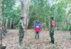 Cegah Karhutla, Dua Babinsa Sisir Wilayah Papan Asri Abung Semuli