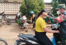 Abu Vulkanik Ancam Warga, Koramil 412-07/ABB Gerak Cepat Bagikan Masker Gratis di Pasar Bunglai