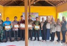 Sinergi Tiga Pilar Menguat! Babinsa Koramil 412-06 Dampingi Verifikasi STBM di Sungkai Utara