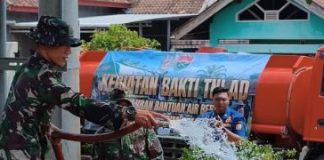 KODIM 0412/LU Salurkan Bantuan Air Bersih untuk Warga Terdampak Kemarau di Kotabumi