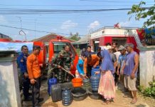 Kemarau Mencekik, Kodim 0412/LU Turun Tangan Salurkan Air Bersih ke Warga Lampung Utara
