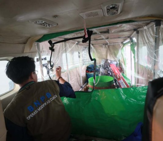 Pemprov Lampung Gencarkan Padamkan Karhutla di Way Kambas dan Sekitarnya, Turunkan Satgas Darat dan Udara