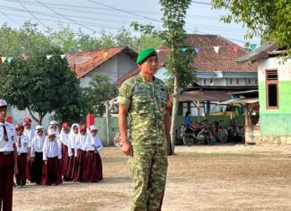 Cegah Perundungan Sejak Dini, Babinsa Pelda Sukariaman Tanamkan Disiplin dan Sopan Santun kepada Siswa SDN 12 Pulung Kencana