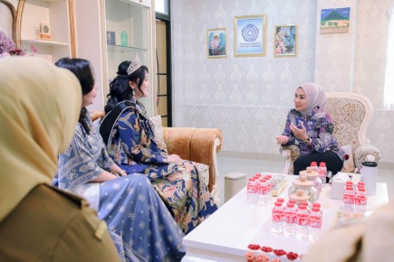 Ketua TP PKK Lampung Ajak Generasi Muda Kenalkan Budaya Daerah di Ajang Nasional