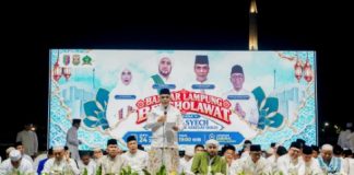 Bandar Lampung Berselawat, Gubernur Mirza Ajak Masyarakat Perkuat Persatuan dan Doakan Kemajuan Lampung